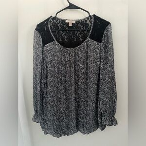 Roz&Ali Lace Bubble Hem Blouse